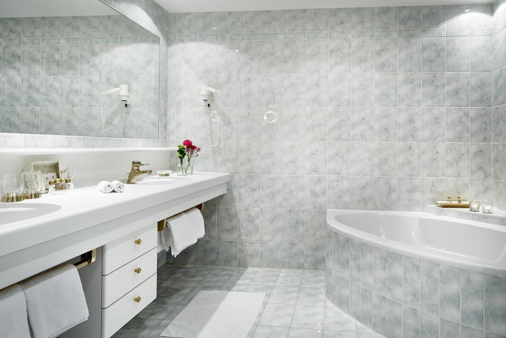 Hotel Hirlanda Zuers Bagian luar foto