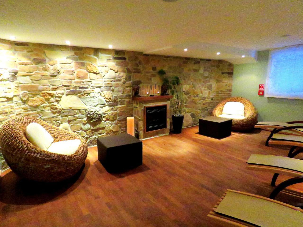 Hotel Hirlanda Zuers Bagian luar foto