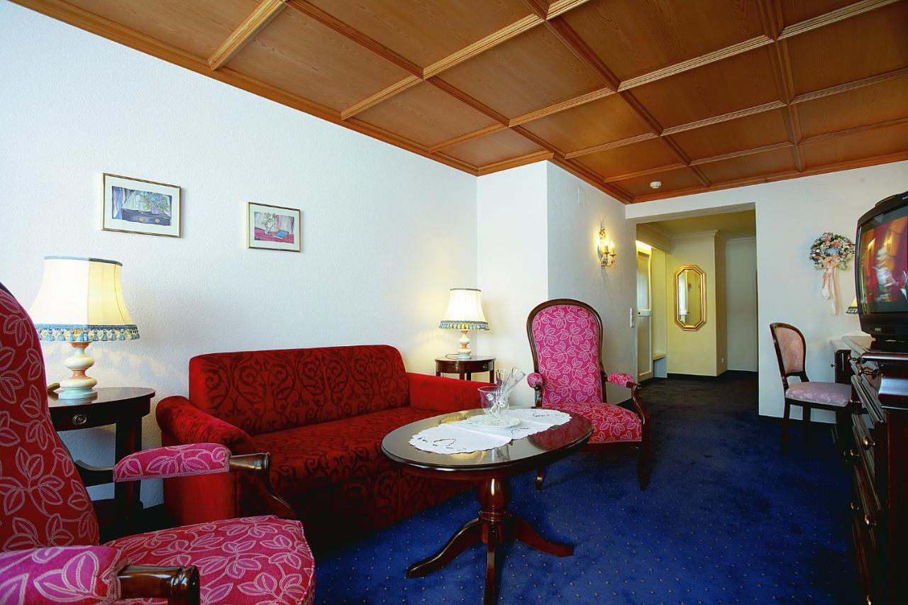 Hotel Hirlanda Zuers Ruang foto